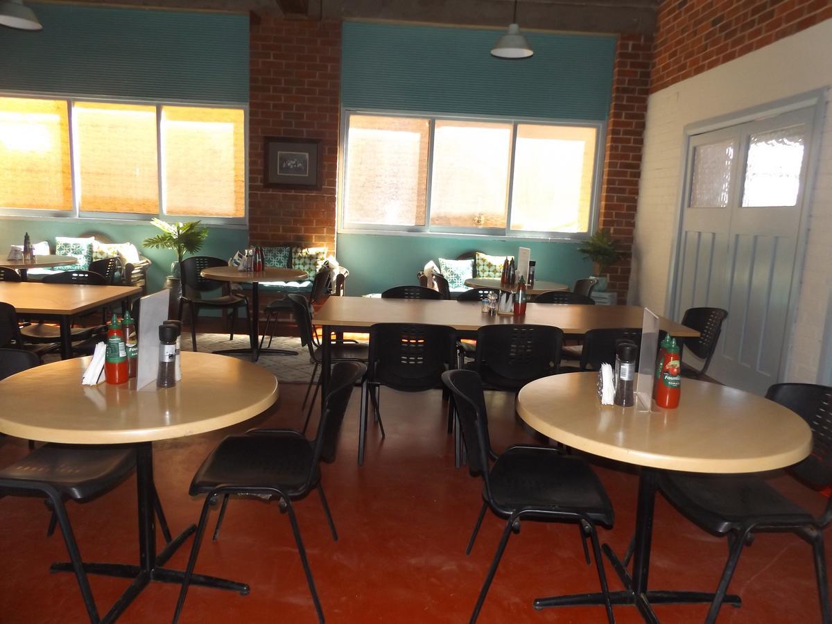 Queen Of The Murchison Guest House & Cafe Cue Exterior foto